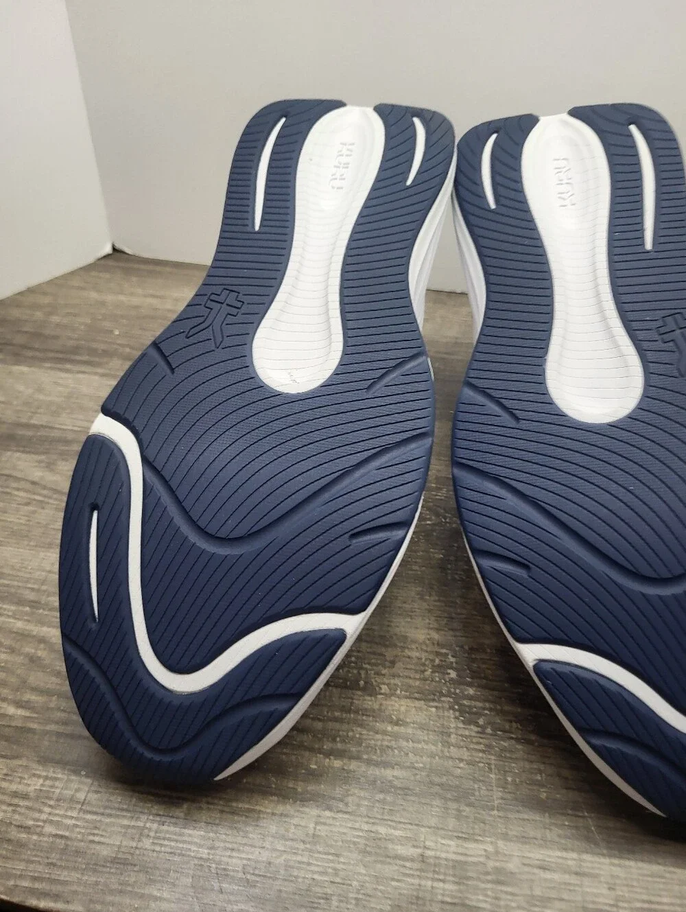 Kuru Atom 2 Mens Size 11 White Blue Athletic Running Walking Shoes Sneakers